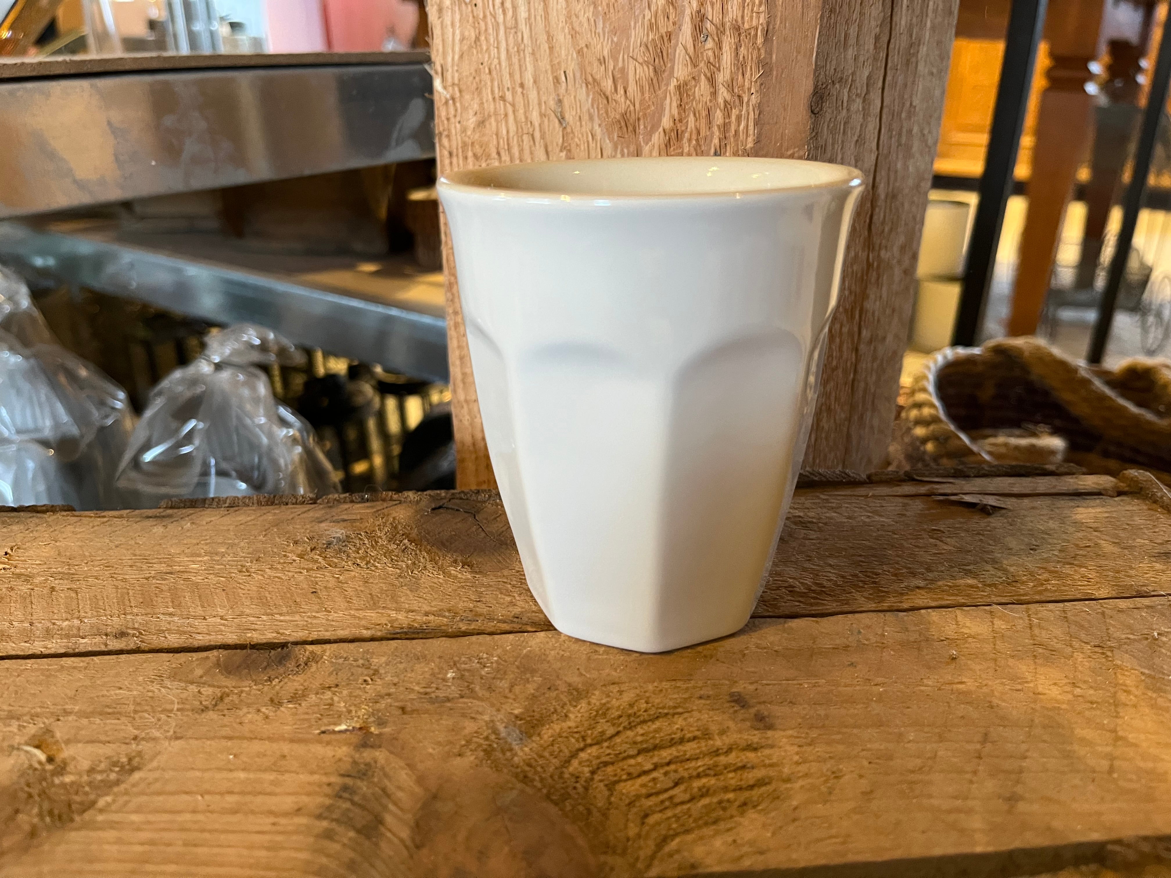 Cafe latte krus Mynte Pure White "Ib Laursen"